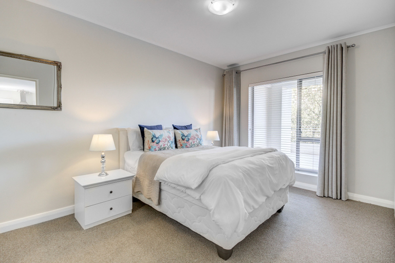 Bedroom 2, UniqueStay Mayfair Luxury Apartment, City of Cape Town