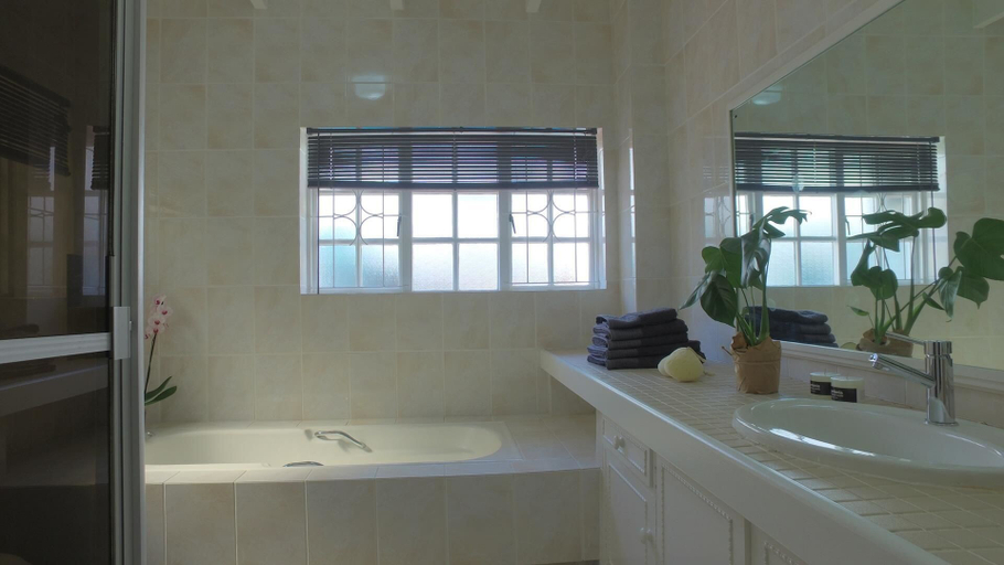 Bathroom 4, Plattekloof Views - Adults Only, City of Cape Town