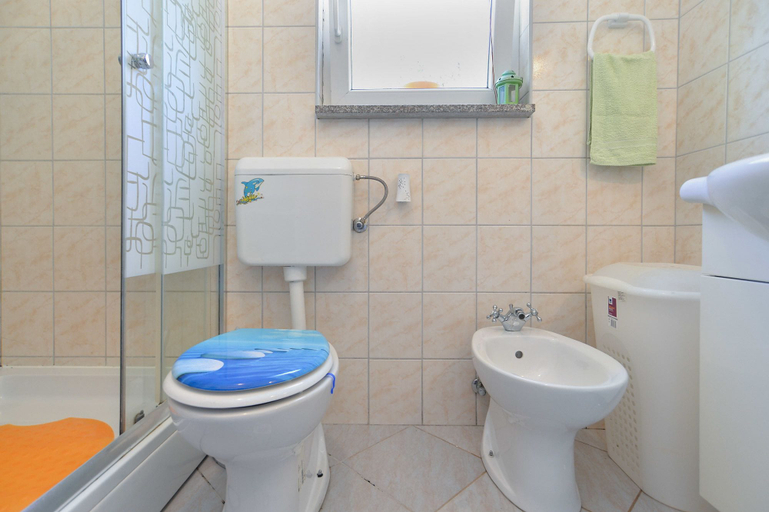 Bathroom 4, Villa 1505, Ližnjan