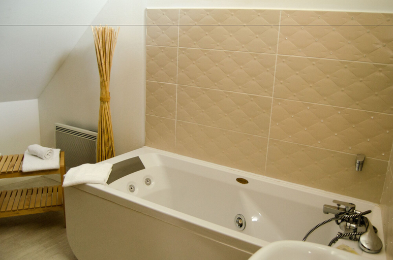 Bathroom 5, L'Atrium, Pas-de-Calais