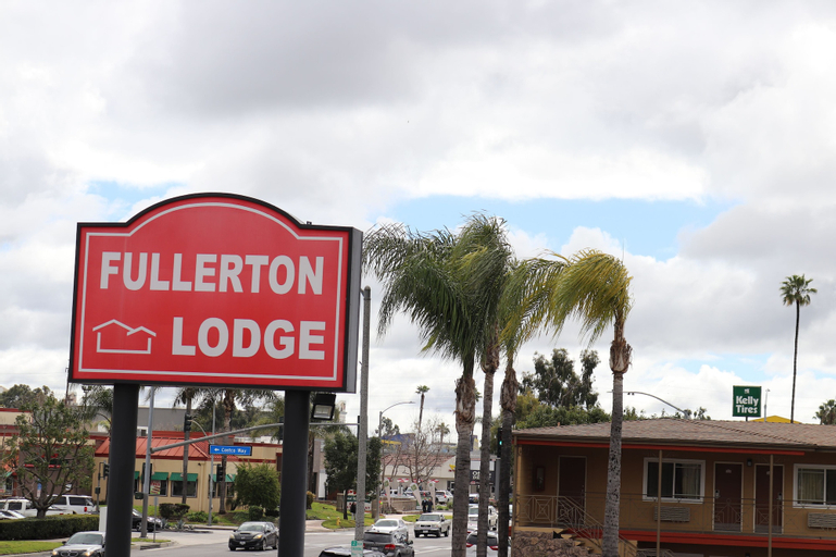 Fullerton Lodge, Orange