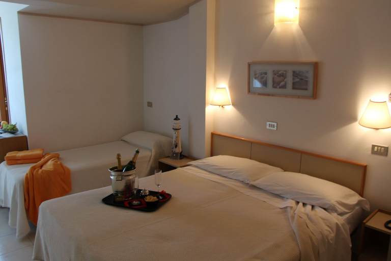 Bedroom 3, Hotel Antares, Rimini