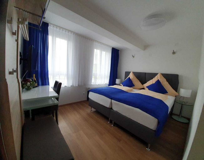 Bedroom 5, Stadthotel am Adenauerplatz, Main-Spessart