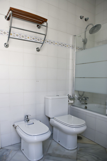 Bathroom 2, Situación excepcional plza Ayuntamiento, Sevilla