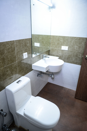 Bathroom 5, Hotel Campal, North Goa