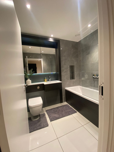 Bathroom 3, Marvelous 3 Bed Penthouse in Kewbridge, London