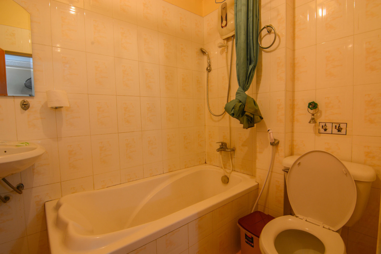 Bathroom 4, Pension Lodge - Hostel, Siem Reap