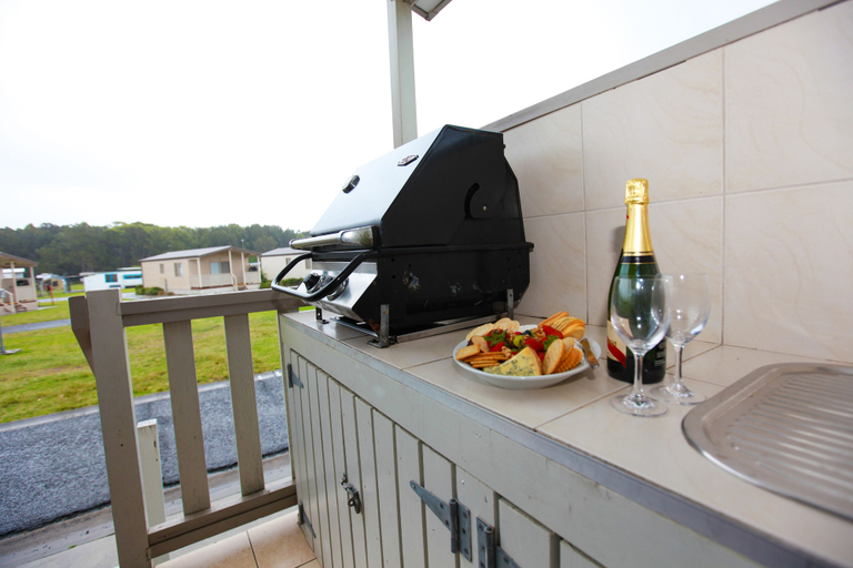 Food & Drinks, Corrimal Beach Tourist Park, Wollongong - Inner