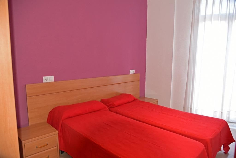 Bedroom, Apartamento con piscina comunitaria para familias, Girona