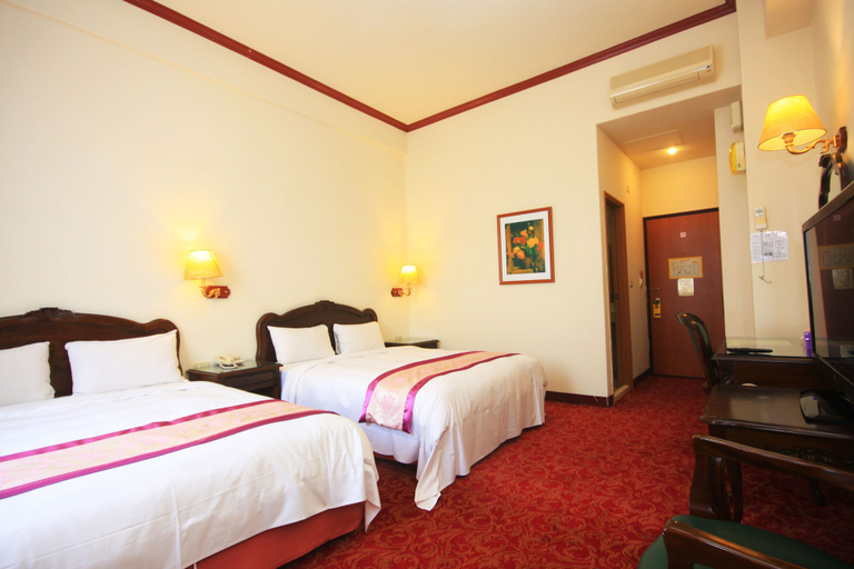 Bedroom 3, East Commercial Affairs Hotel, Yilan