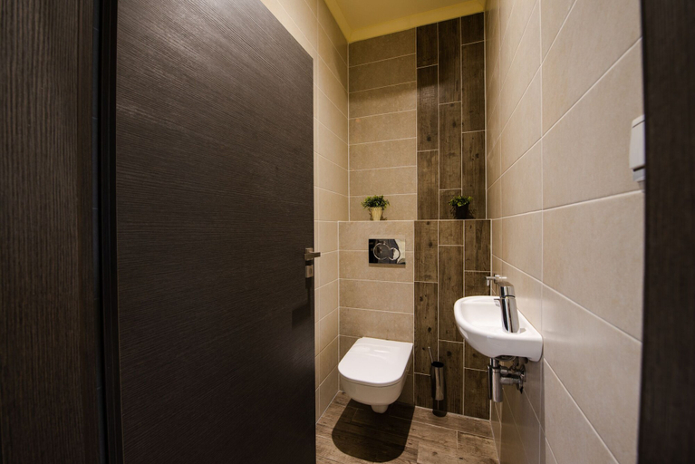 Bathroom 3, Apartmány Viktor, Bratislava IV