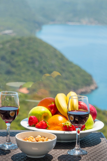 Food & Drinks, Golden Rose suit, Kaş