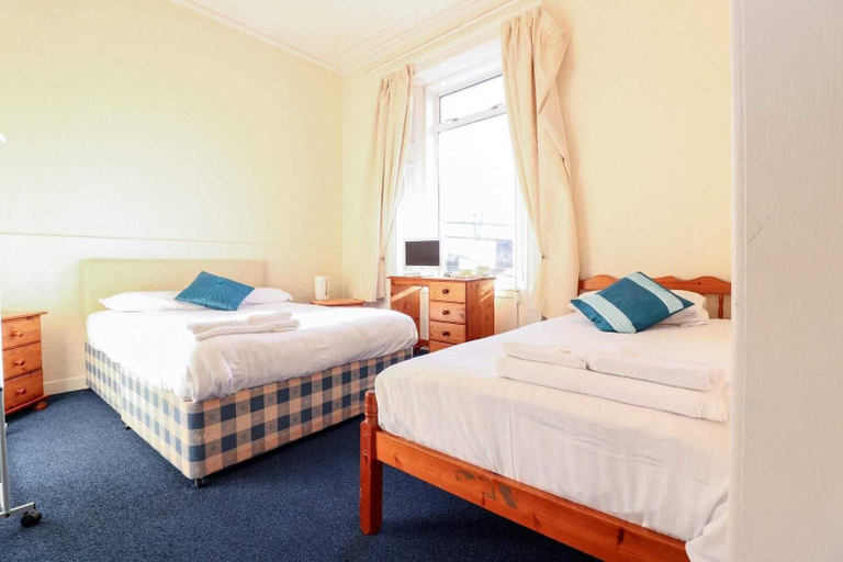 Bedroom 2, Bridge Inn, Clackmannanshire