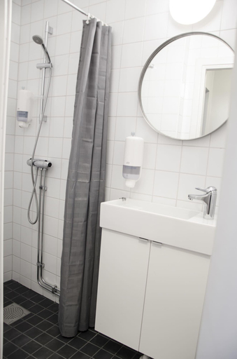 Bathroom 4, Hotell Gillet i Köping, Köping