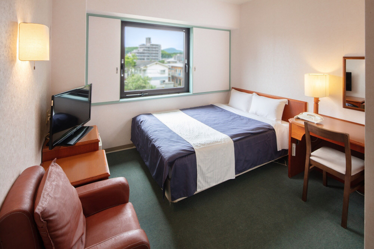 Bedroom 3, Shin Iizuka Station Hotel, Iizuka