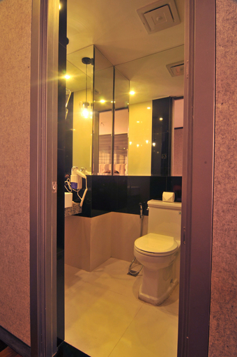 Bathroom 4, Hive Hotel and Convention Place, Quezon City
