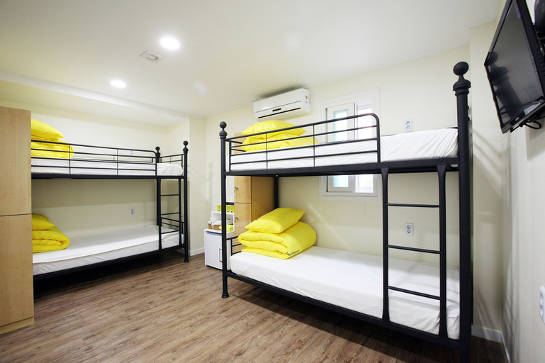 Bedroom 2, 24 Guesthouse Myeongdong Avenue, Jung