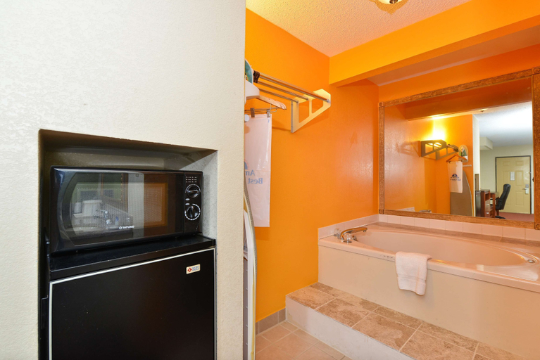 Bathroom 4, Americas Best Value Inn Brookhaven, Lincoln