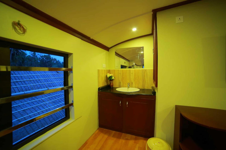 Bathroom 3, Cosy Houseboats, Alappuzha