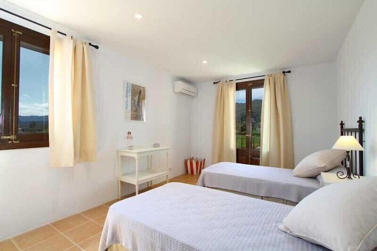 Bedroom 3, Villa La Vinya, Baleares