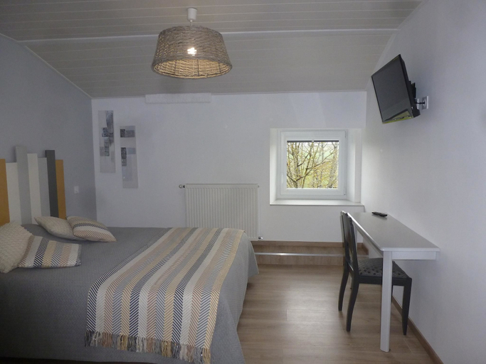 Bedroom 4, Domaine de Calbiac - On the boardwalk, Lot-et-Garonne