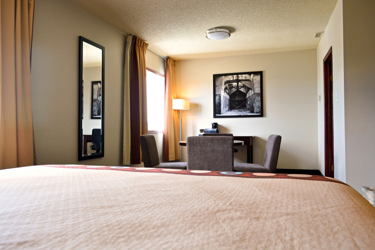 Bedroom 3, Super 8 by Wyndham Fox Creek, Division No. 18