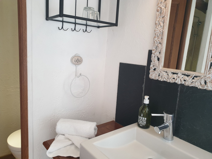 Bathroom 5, La Magnanerie, Indre-et-Loire
