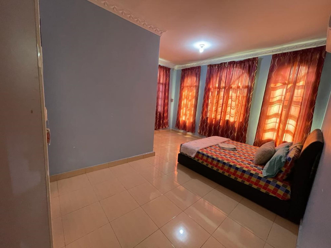 Bedroom 2, OYO 90497 Eva Homestay, Ranau