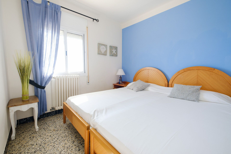 Bedroom 4, Apartamentos Deauville - 1, Tarragona