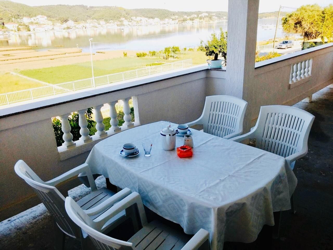 Food & Drinks, Apartments and Rooms Viskic, Lopar/Supetarska Draga