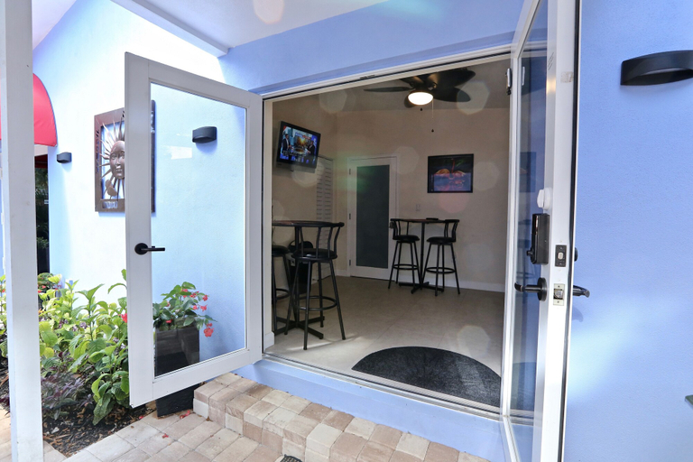 Bathroom 4, Fantasy Island Inn – Caters to Men, Broward