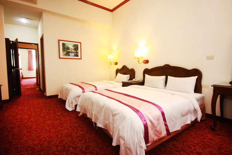 Bedroom 3, East Commercial Affairs Hotel, Yilan