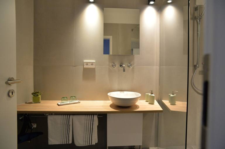 Bathroom 3, Grey House Apartments Grossbeeren, Teltow-Fläming