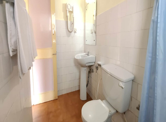 Bathroom 3, Ondas Do Mar Beach Resort Phase 2, North Goa