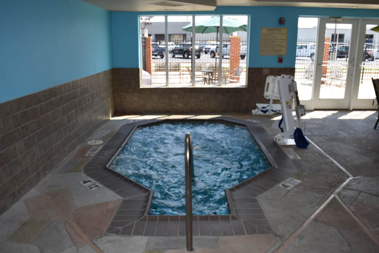 Sport & Beauty, Holiday Inn Express & Suites SPARTA by IHG, Randolph