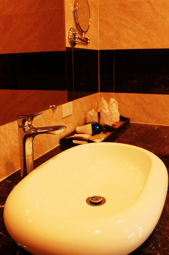 Bathroom 4, Nok Resort & Hotel, San Sai