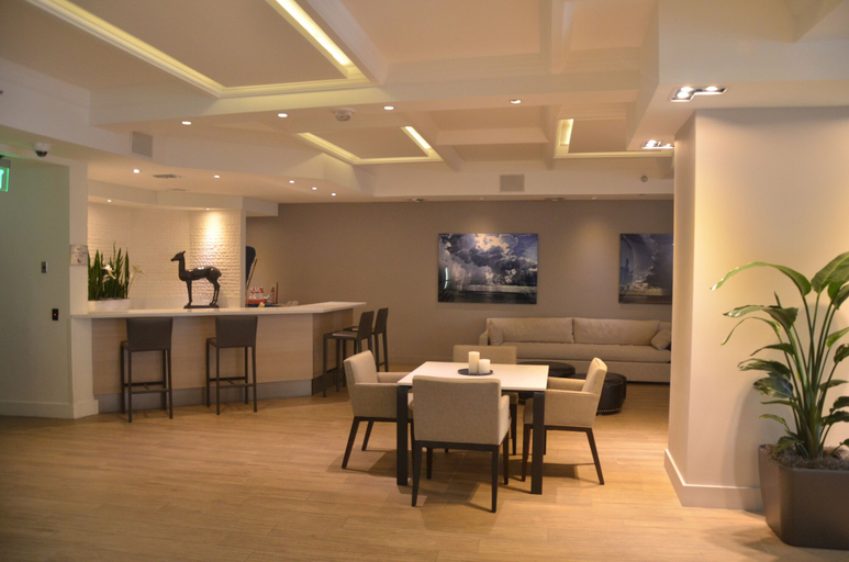 Food & Drinks, Riviera Luxury Living at the Decoplage, Miami-Dade