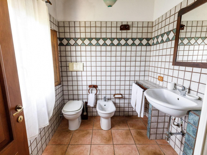Bathroom, b Giagumeddu 10A Bilo, Olbia-Tempio