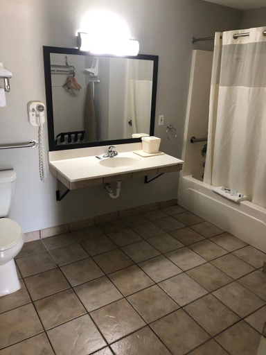 Bathroom, Cypress Inn, Saint Charles