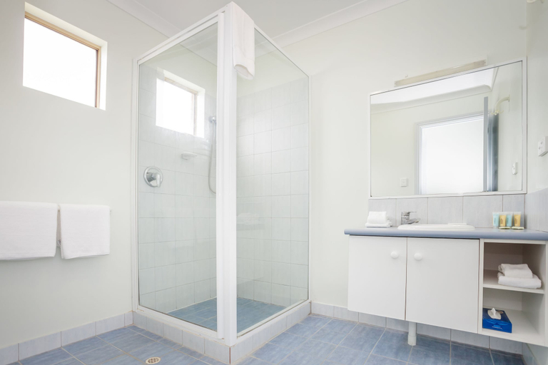 Bathroom 3, Middleton Beach by the BnB Collection, Albany