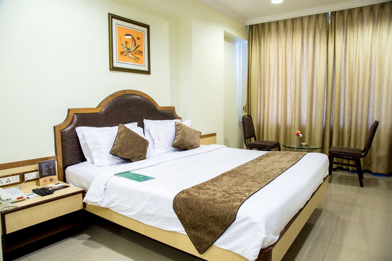 Bedroom 4, Hotel Tip Top Plaza, Mumbai Suburban