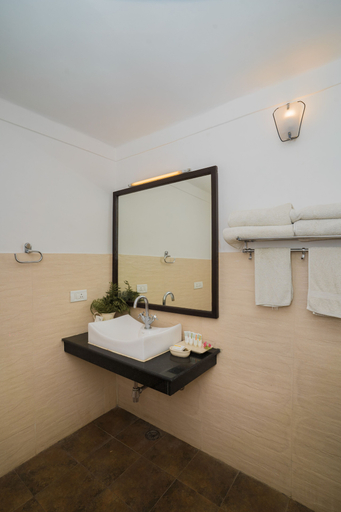 Bathroom 3, Bhikampur Lodge By Howard, Nainital