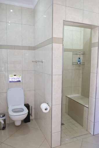 Bathroom 5, Firwood Lodge, City of Tshwane