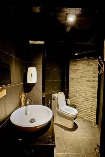 Bathroom 4, Bangkok Bed and Bike - Hostel, Phra Nakhon
