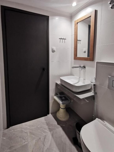 Bathroom 5, Gorgona Hotel, Crete
