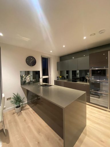 Others 5, Marvelous 3 Bed Penthouse in Kewbridge, London