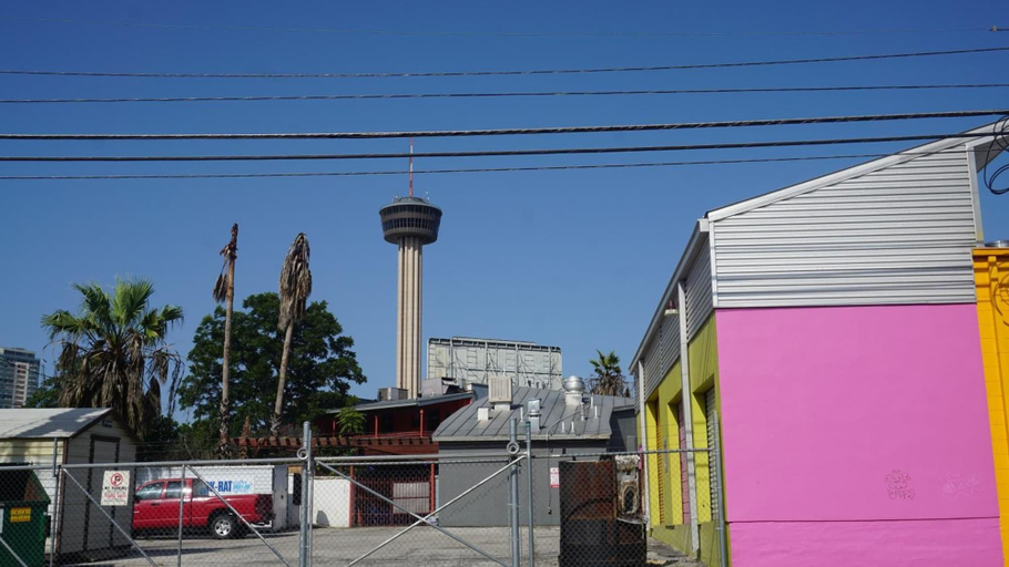 Exterior & Views 2, La Villita Inn, Bexar