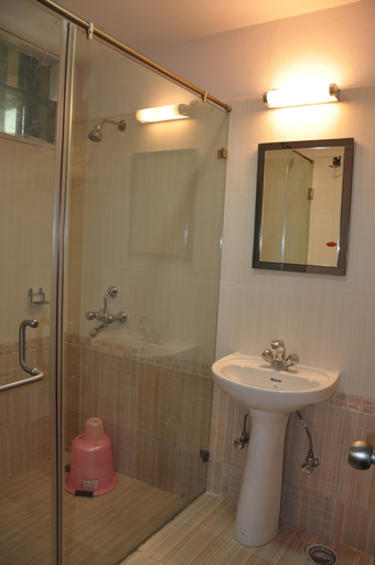 Bathroom 4, Hotel Imperial Classic, Hyderabad