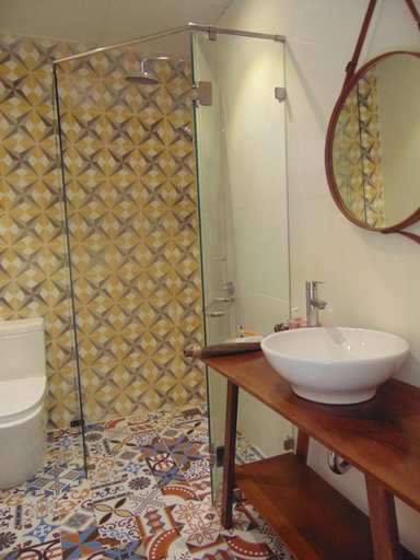Bathroom 4, Hotel De Condor, Côn Đảo