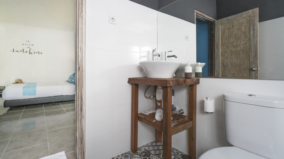 Bathroom 4, Sanur House, Denpasar